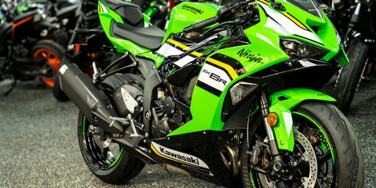 So Sánh Kawasaki ZX6R 2025 Và Yamaha R7 2025
